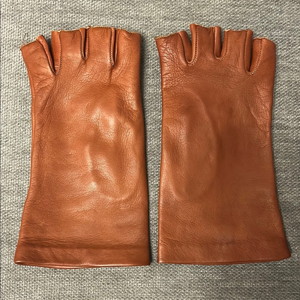 Sermoneta Fingerless Leather Gloves marked 7 fits more like 6